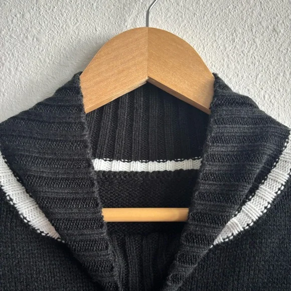 Show Me Your Mumu SKI Black and White Knit Chunky Sweater Oversized Size Small - Picture 7 of 11